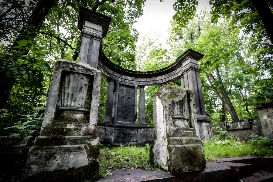 Похороны на Смоленском лютеранском кладбище