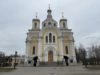 Киновеевское кладбище в Санкт-Петербурге