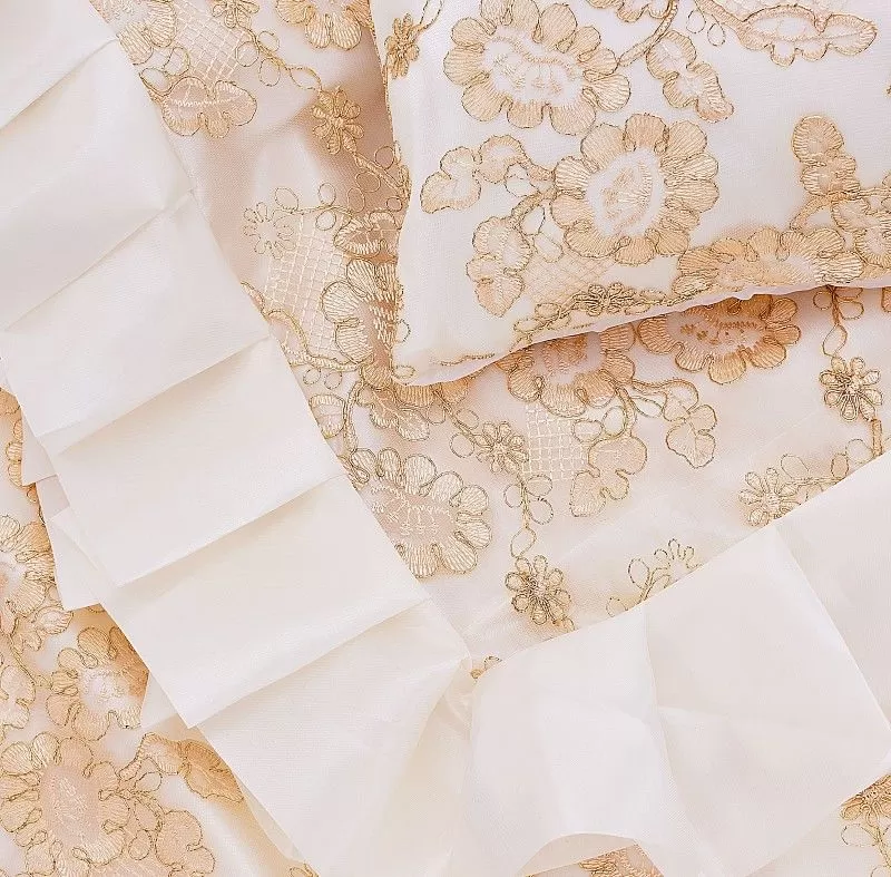 Комплект в гроб София золото