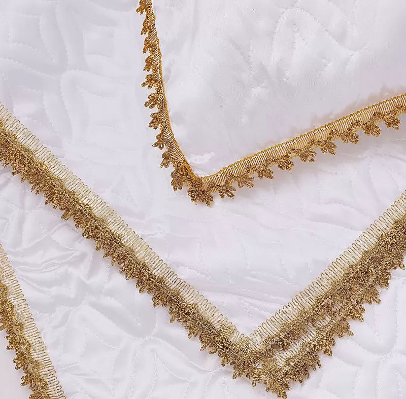 Комплект в гроб тесьма Стёганка золото