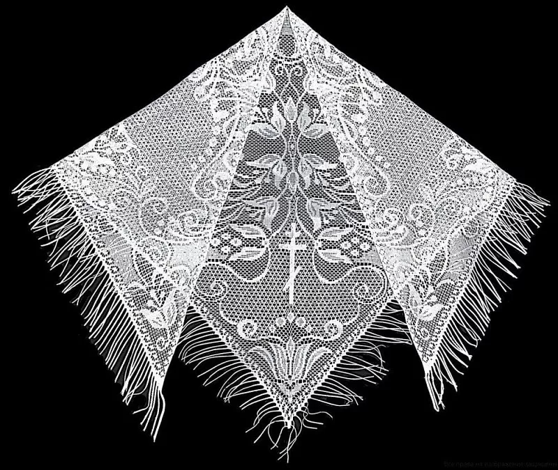 Косынка гипюровая с бахромой