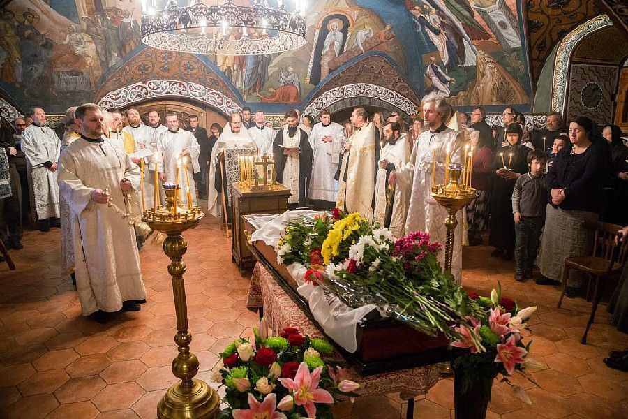 Отпевание усопшего в Санкт-Петербурге